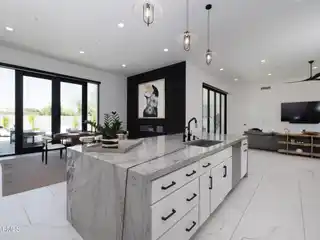 A Perfect Blend of Luxury and Comfort