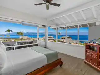 Remodeled Villa with Spectacular Ocean Views