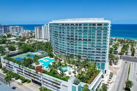 Exceptional Residence at the Plaza at Oceanside