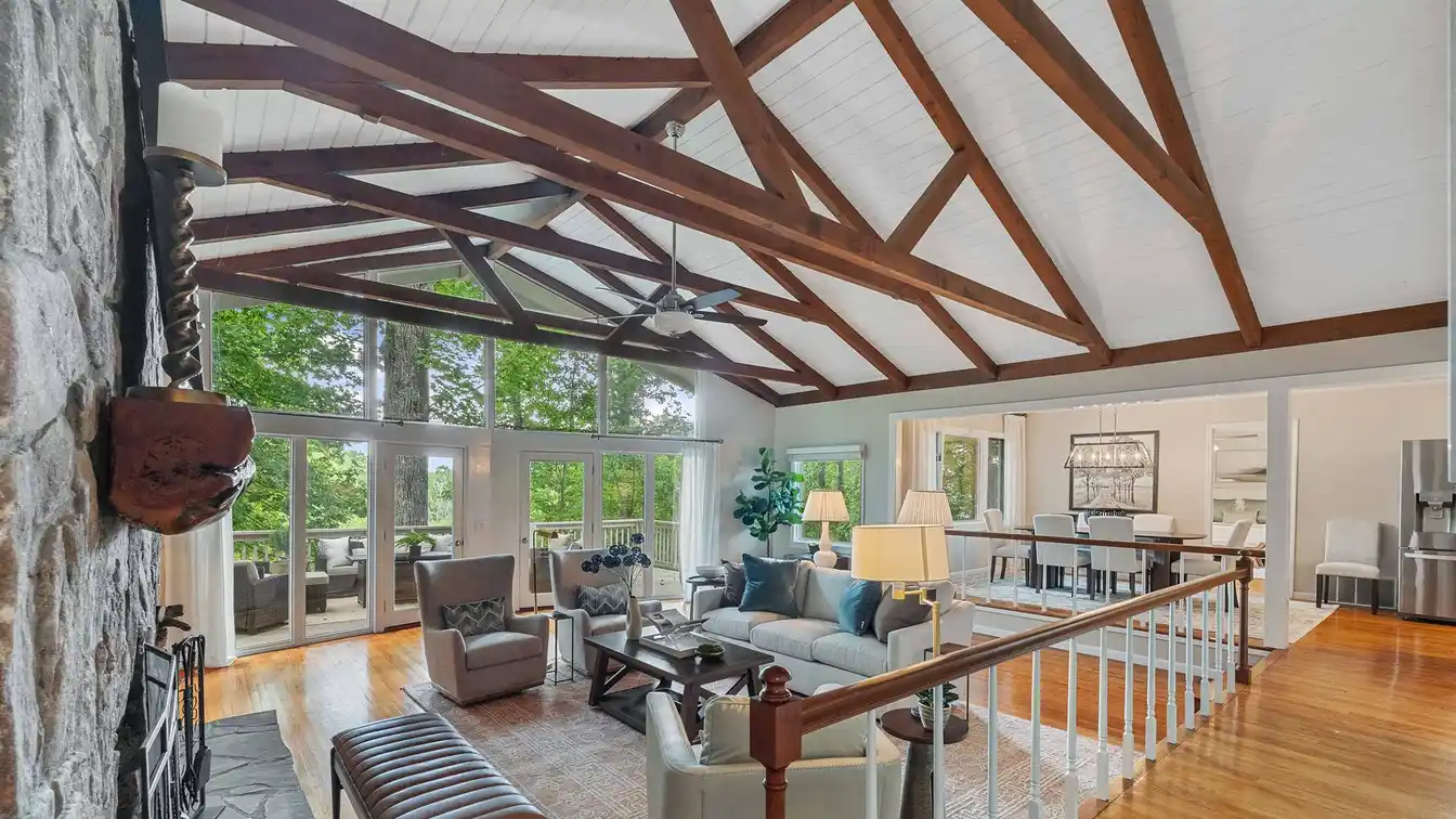 Updated Home Close to Downtown Highlands