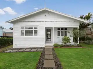 Beautifully Presented Bungalow Near Cornwall Park