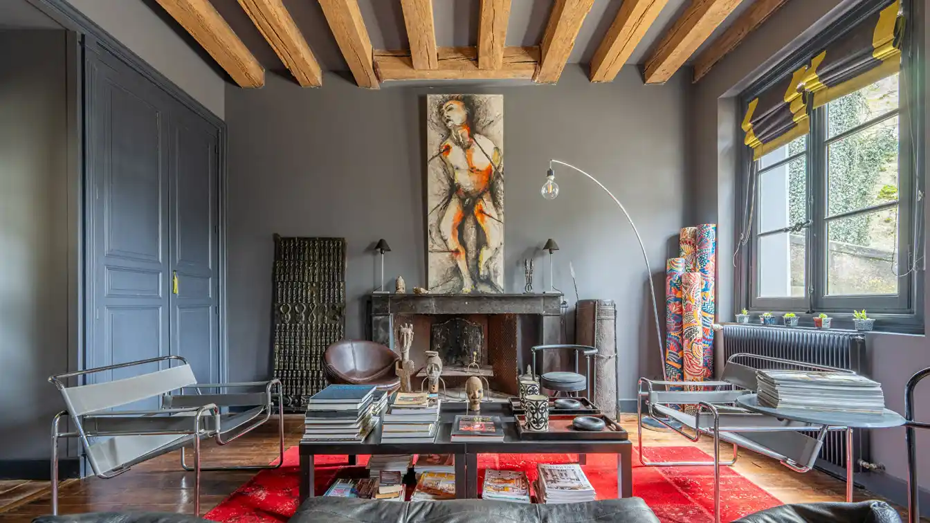 Thoughtfully Renovated 17th Century Property