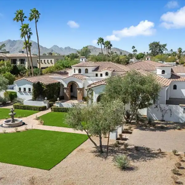 IMPRESSIVE HOME IN COVETED COUNTRY CLUB ACRES