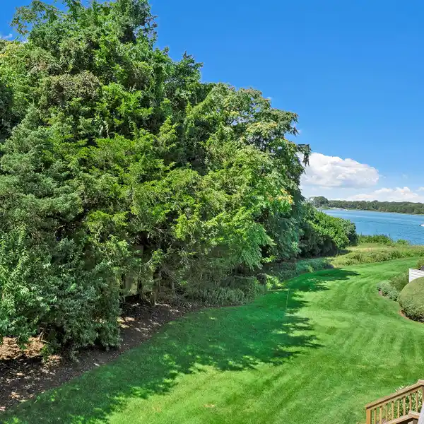 RENOVATED WATERFRONT TOWNHOUSE FOR RENT