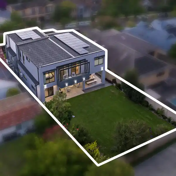 MASTERFULLY CRAFTED RESIDENCE