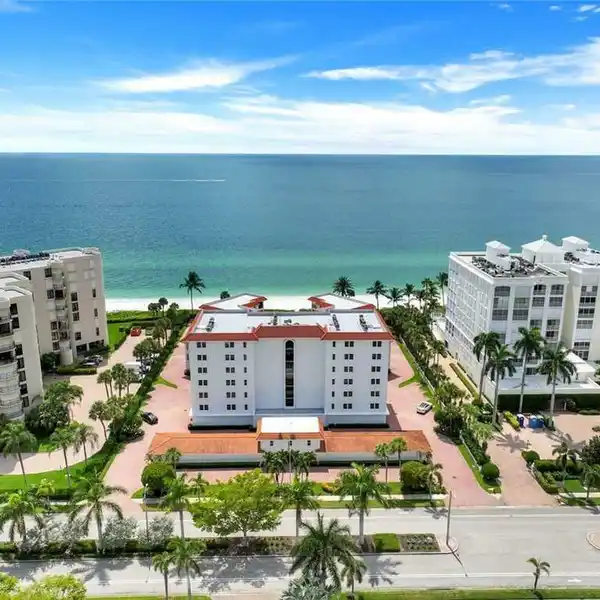 WELL-APPOINTED CONDO AT SOUTHERN CLIPPER