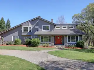 The Perfect Blend of Elegance and Comfort