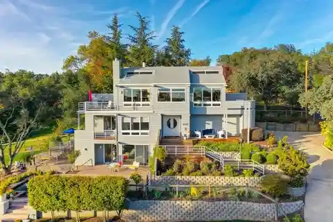 Remarkable Property in the Heart of Fair Oaks