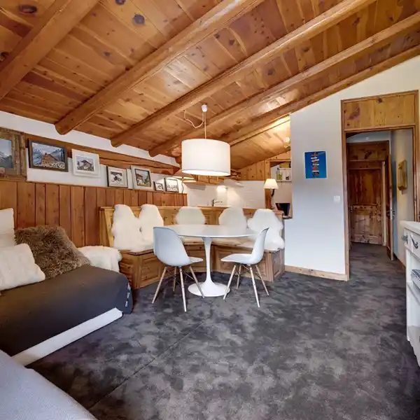 EXCEPTIONALLY LOCATED APARTMENT WITH BREATHTAKING VIEWS