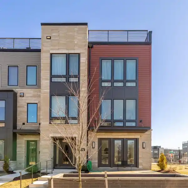 EXQUISITE END-UNIT TOWNHOME