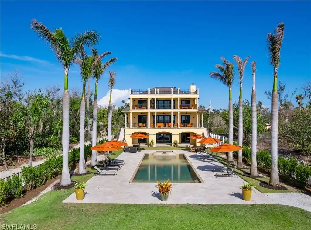 Avoca - Captivating Gulf-front Retreat