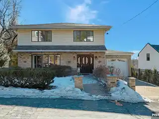 Pristine Colonial Home in Exclusive Alpine