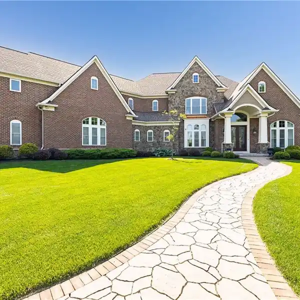 PRIVACY AND ELEGANCE WITH UNPARALLELED CRAFTSMANSHIP