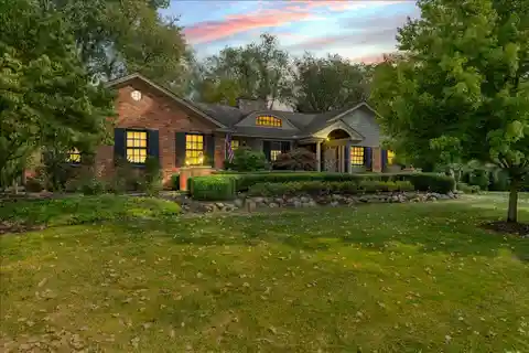 Impeccable Ranch Retreat with Seamless Indoor-Outdoor Flow