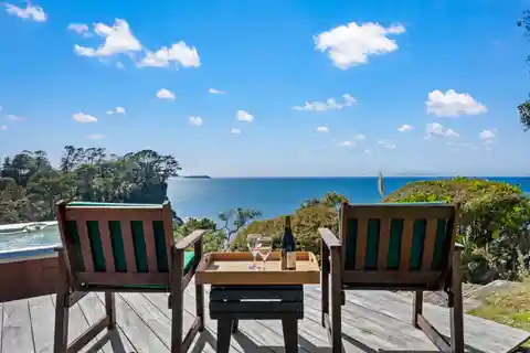 Waterfront Lifestyle on Hibiscus Coast Highway