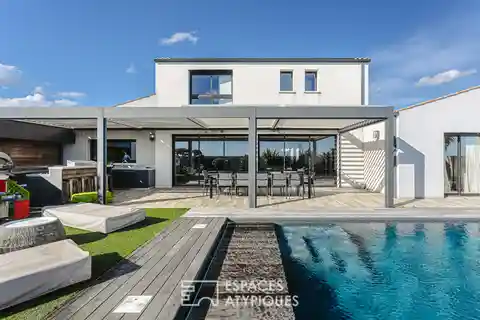 Stylish Retreat with Bali Stone Pool