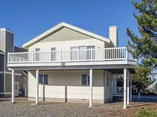 Vintage Home Steps to Quiet Beach