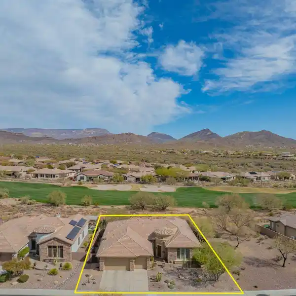 FABULOUS GOLF COURSE HOME IN THE COUNTRY CLUB AT ANTHEM