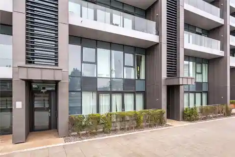 Modern Duplex in a Prestigious Development