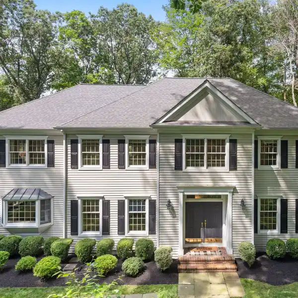IMPRESSIVE COLONIAL HOME ON 2.2 ACRES