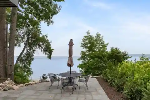 Spectacular Lakefront Home