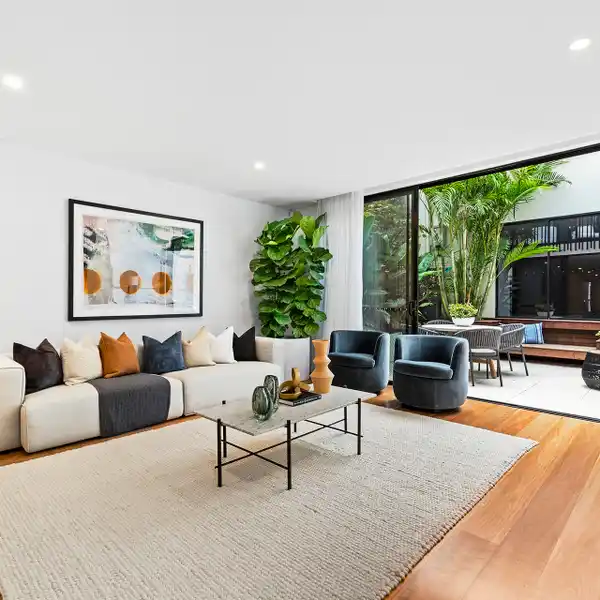 EXCEPTIONAL CONTEMPORARY TERRACE HOME