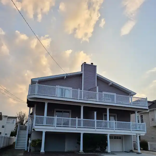 SPACIOUS AND VERSATILE TOWNHOME