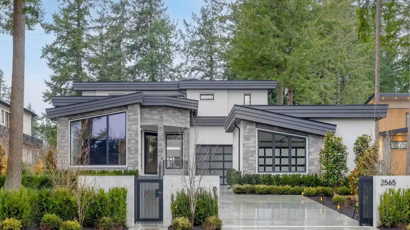 Masterfully Crafted Coastal-modern Residence