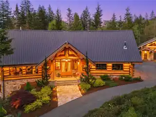 Extraordinary Blend of Luxury and Nature