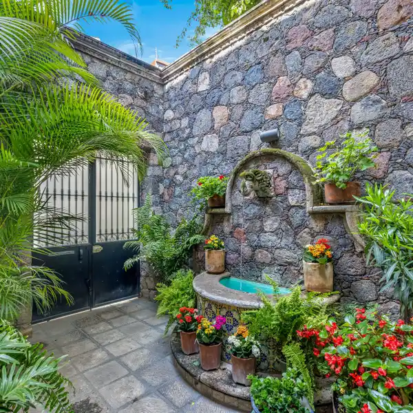 CASA FLORA