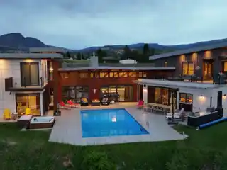 Expansive Private Retreat