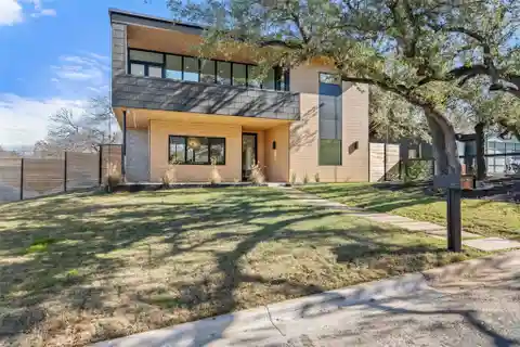 Modern Masterpiece in the Heart of Barton Hills