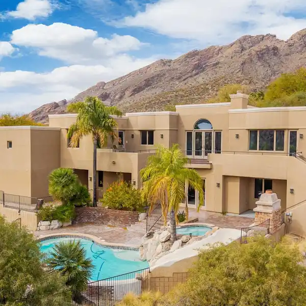 SPACIOUS SIX BEDROOM ESTATE ON 1.3 ACRES