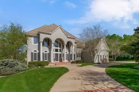Fabulous Estate Home in Falcon Ridge Estates