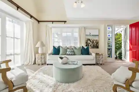 Delightful Seaside Home