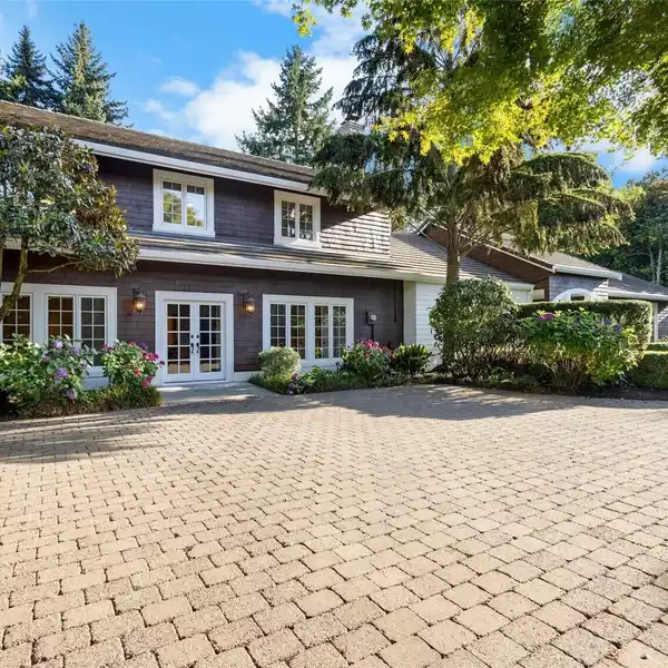 EXCEPTIONAL CAPE COD-STYLE HOME