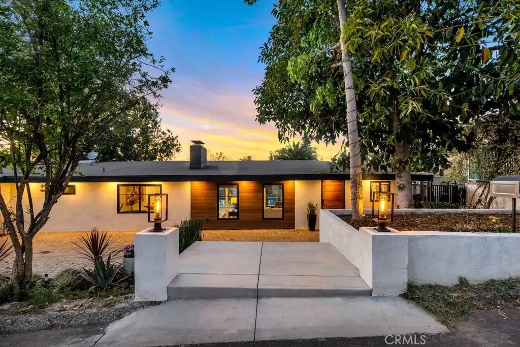 High-end Trophy Home