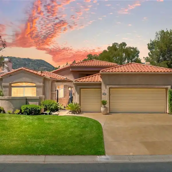 UPGRADED HOME WITH GOLF COURSE VIEW