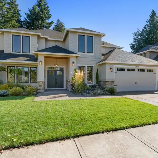 BRIGHT, SPACIOUS HOME IN PRIME TIGARD LOCATION