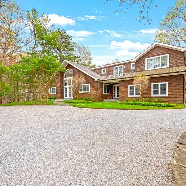 GREAT SUMMER GETAWAY ON A PRIVATE CUL-DE-SAC