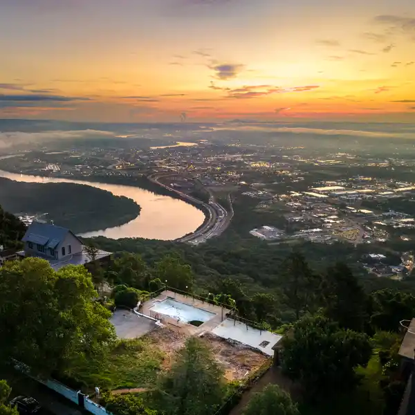 PREMIER BROW LOT WITH UNMATCHED VIEWS