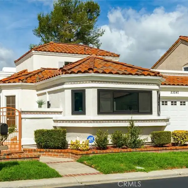 BEAUTIFUL HOME IN THE COVETED CASTA DEL SOL