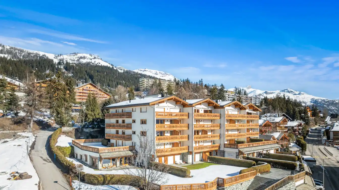 Ground Floor Apartment in the Prestigious Moubra District