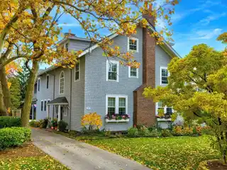 Timeless Coastal Elegance with Modern Architectural Flair