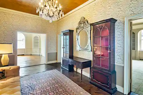 Elegant Six-Room Apartment on Park Avenue