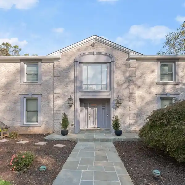 PRIVATE ESTATE FEATURING HEATED POOL AND FOUNTAIN