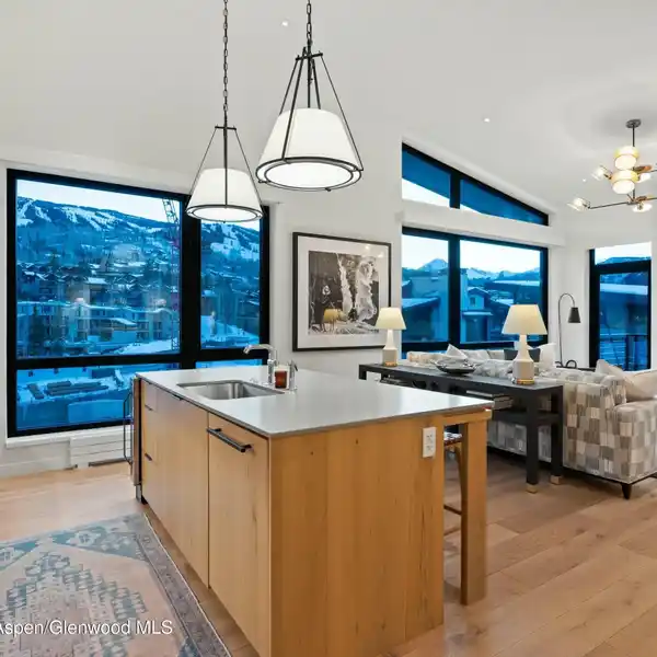 SERENE MOUNTAIN LIVING EXPERIENCE