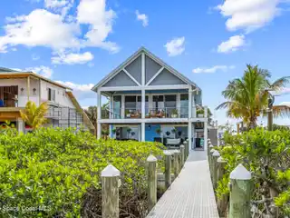 Ultimate Retreat on a Boat-access-only Island