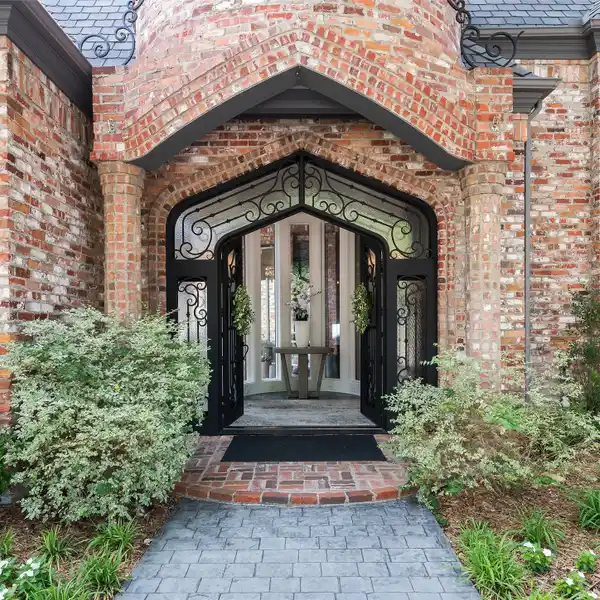 STATELY TRADITIONAL HOME IN GUARD-GATED LAKE FOREST