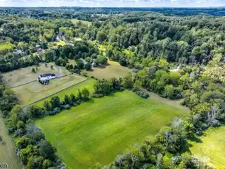 Striking Stone Colonial